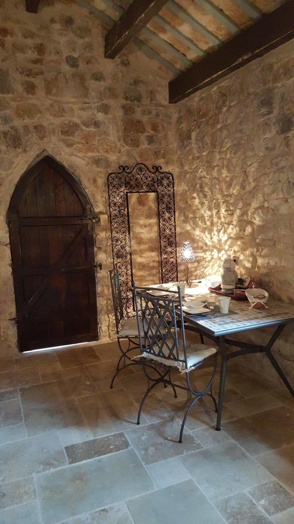 Le Donjon Des Combes Et Son Spa Fayence Exterior photo