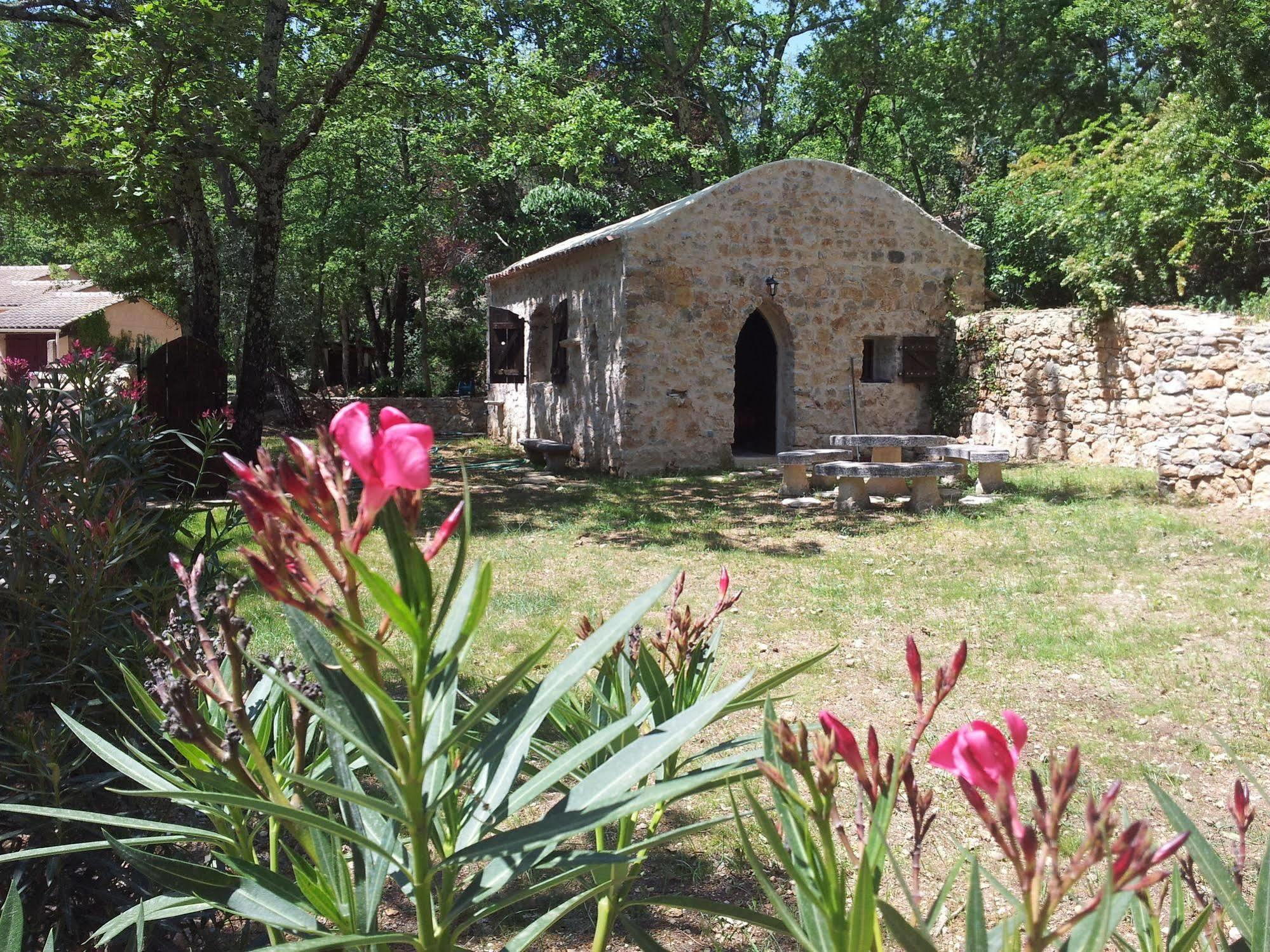 Le Donjon Des Combes Et Son Spa Fayence Exterior photo